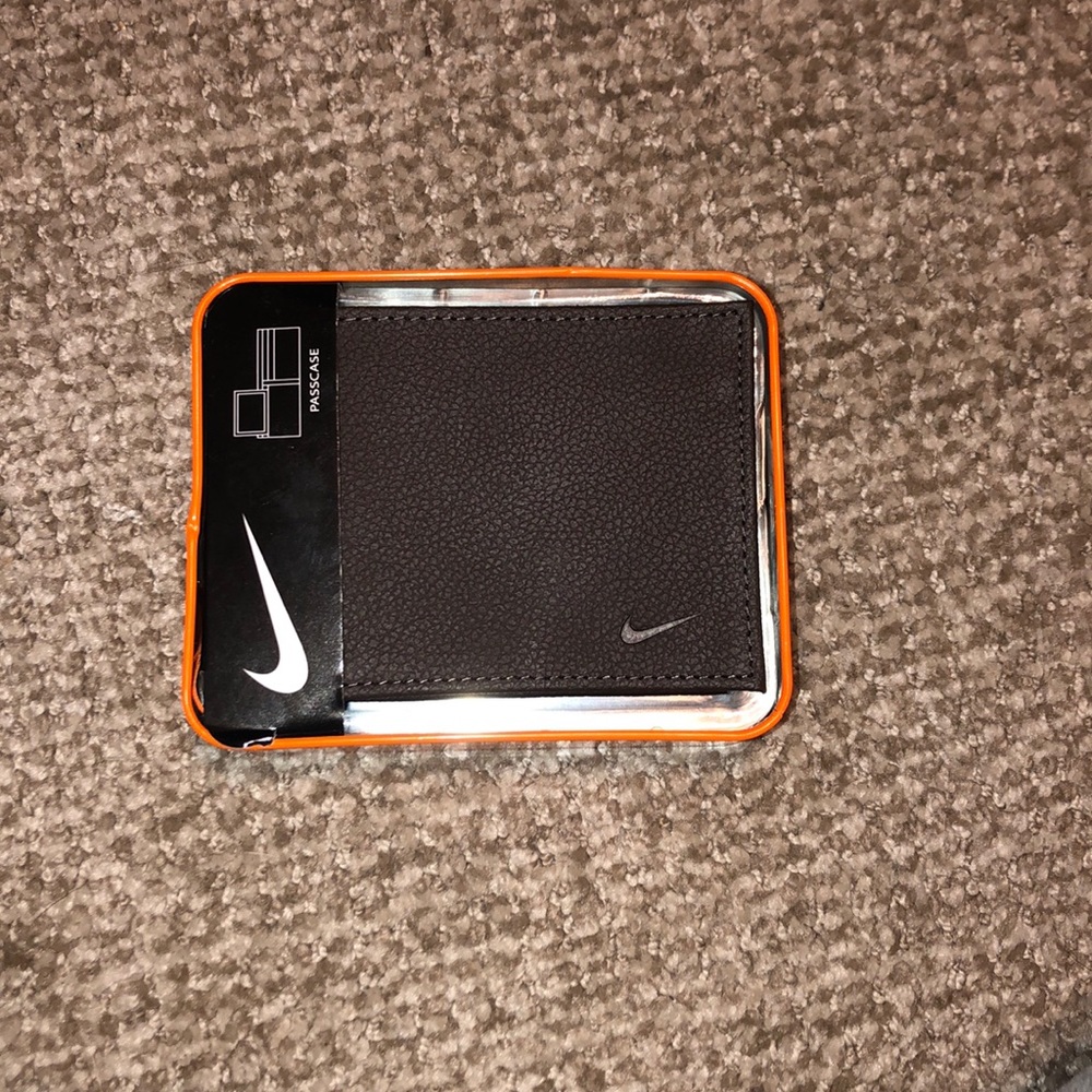 brand new with tags nike leather wallet!